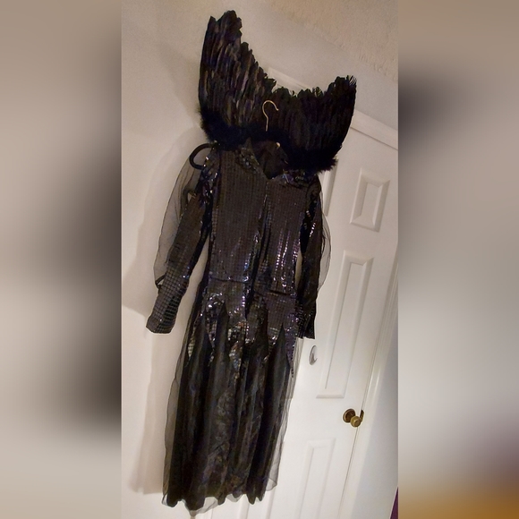 Tween/Teen Queen Ravenna of Snow White & The Huntsman costume - Picture 2 of 5